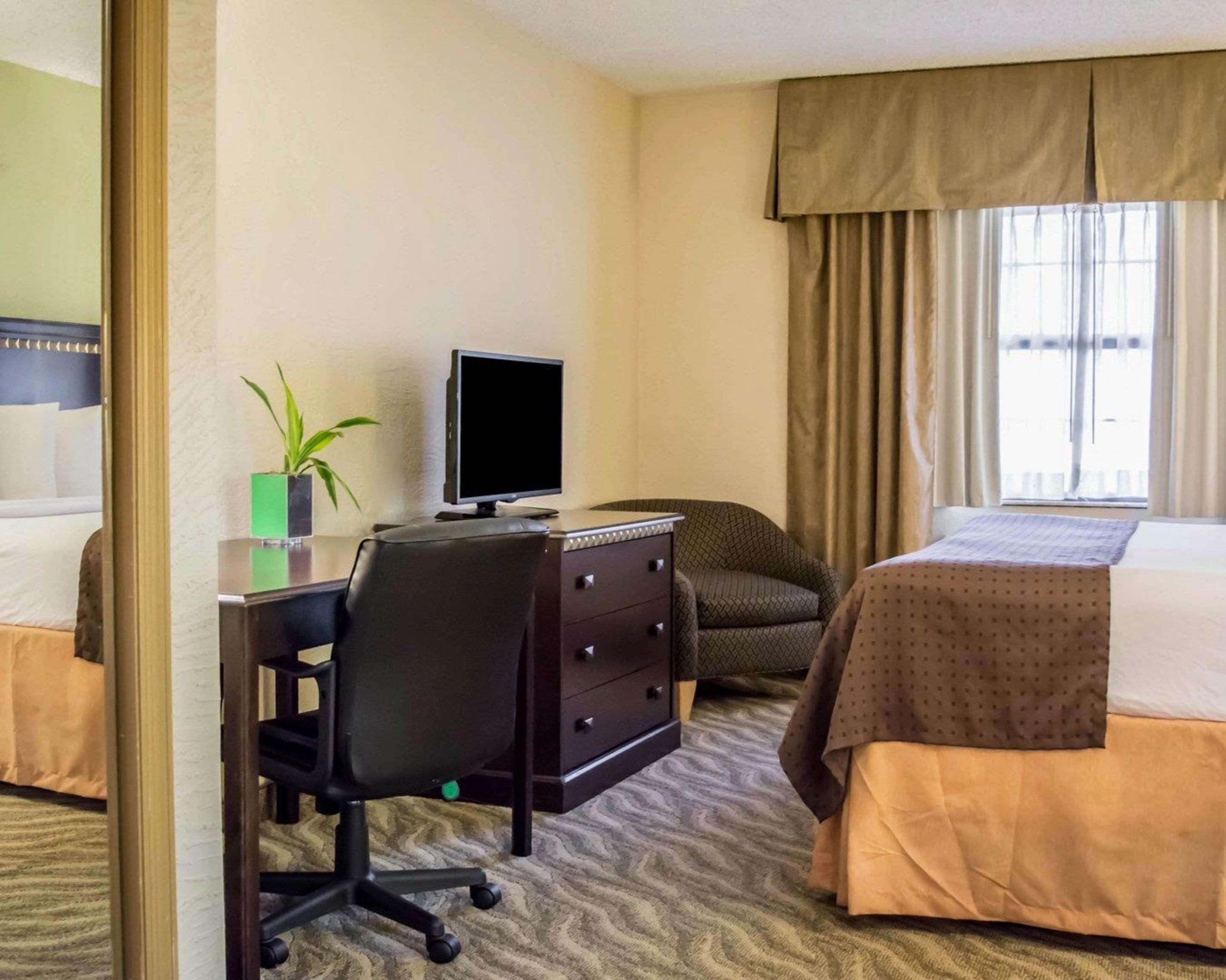 Clarion Pointe Tampa-Brandon Near Fairgrounds And Casino Hotel Mango Exterior photo